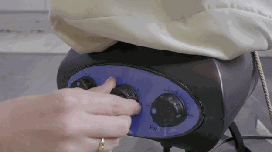 折疊的衣服皺巴巴？  試試這款產品再也不擔心