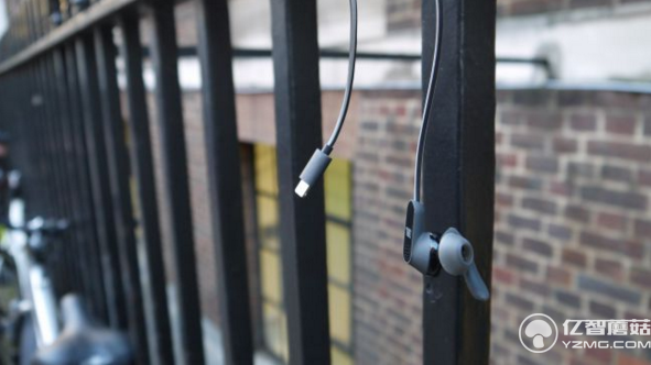 JBL新款入耳耳機(jī)體驗(yàn) 無需充電就能降噪