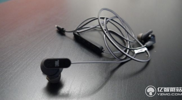 JBL新款入耳耳機(jī)體驗(yàn) 無需充電就能降噪