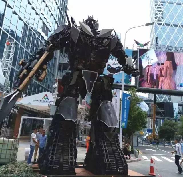 全球互聯網最強大腦齊聚深圳 庫克也來了