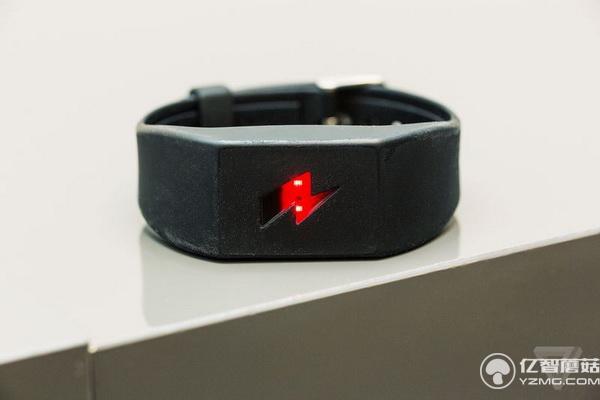 通過點電擊手環改掉壞毛病？誰試誰知道