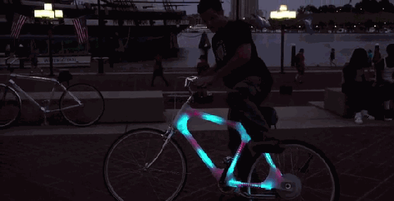 AuroraLED自行車架：渾身跑馬燈還沒有城鄉結合部范兒