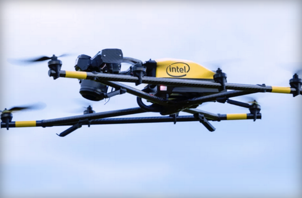 這是英特爾推出的商用無人機 能穩放一臺單反