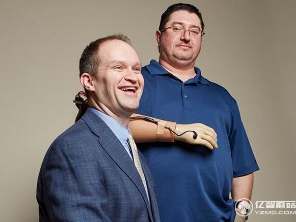 暖心!智能假肢讓截肢者重獲手心的溫度