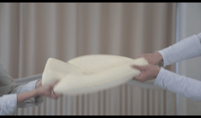 枕頭上全是螨蟲好惡心！那就天天用肥皂洗吧