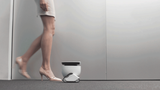 這款機(jī)器人不僅能賣萌 端茶送水逗寵物全精通