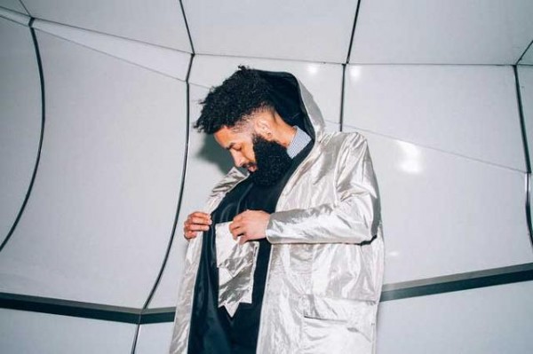 時尚又保護隱私的金色風衣 IT潮人們得人手一件