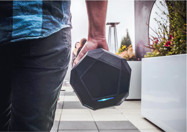 看看這款便攜的AI智能音箱 定價199美元