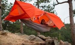 帳篷和吊床合體了 雖然Sunda夠酷但賣得也夠貴