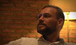 Gauss多功能眼鏡：耍酷護(hù)眼都用得上