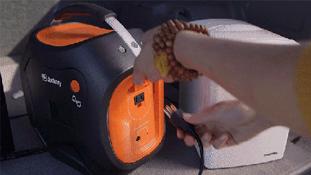 便攜太陽能發電機 讓你在戶外也能看電視