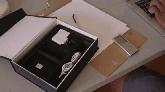 這是一款會按摩的T恤 看你怎么玩了