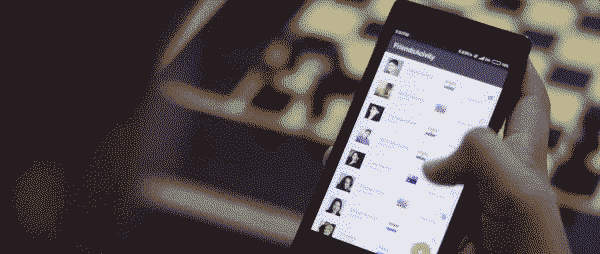 這棋盤有哈利的魔法?隔著地球也能對戰(zhàn)下棋