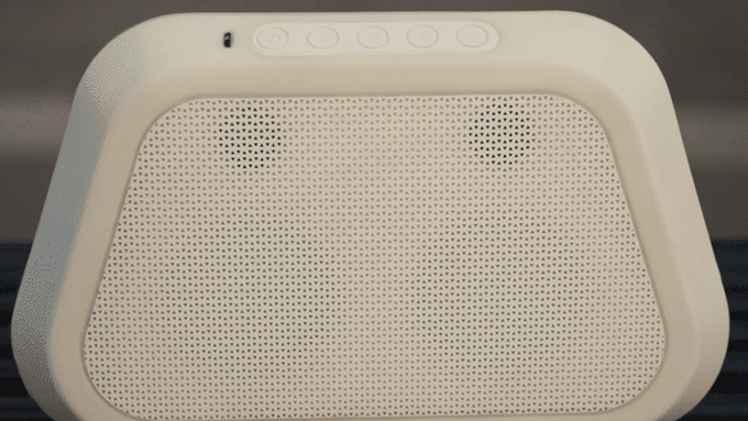 這個(gè)裝置只需要三步 就能把無線耳機(jī)變音箱