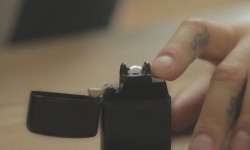 VOLT打火機(jī)讓你點(diǎn)火也拉風(fēng) 無需燃料防火放風(fēng)