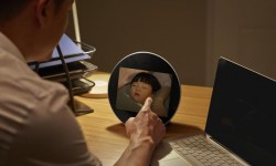 親見H1能當(dāng)音箱還可廣角視頻通話