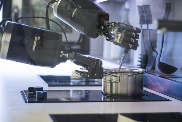 機器大廚可以做100多道菜 售價62萬你買賬嗎?