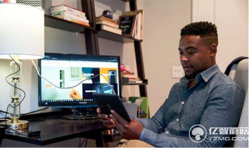 你見過懸浮充電,那你見過燈泡給<a href=/mobile/ target=_blank class=infotextkey>手機</a>充電嗎?