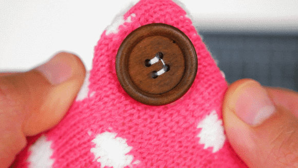 單身狗凍成雪橇犬?給你能加熱兼做充電寶的圍巾