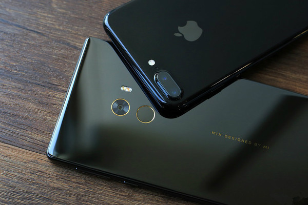 金屬與玻璃機(jī)身會(huì)淘汰嗎?陶瓷會(huì)成為下一個(gè)主流機(jī)身材質(zhì)嗎?