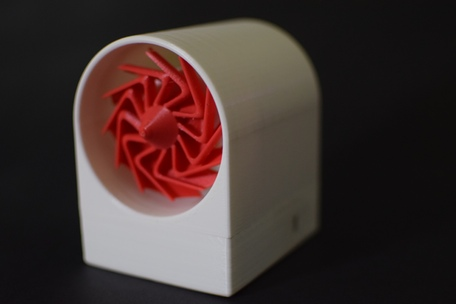 移動電源內置風力發電機 真正的“邊騎邊充電”