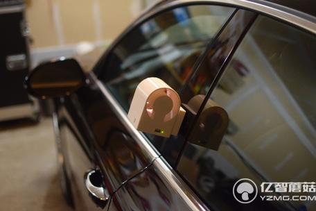 移動電源內置風力發電機 真正的“邊騎邊充電”