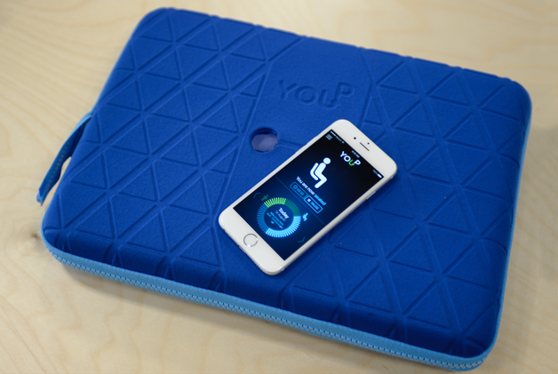 給這個(gè)<a href=/notebook/ target=_blank class=infotextkey><a href=/notebook/ target=_blank class=infotextkey><a href=/notebook/ target=_blank class=infotextkey>筆記本</a></a></a>內(nèi)膽包吹氣 竟能秒變移動(dòng)站立桌