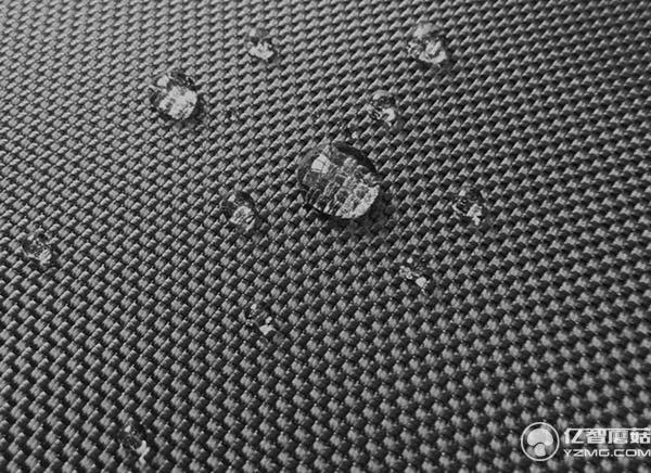 你敢背嗎？15600mAh容量的電池背包還帶仨風扇