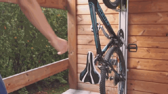 單車太占地兒？用這個存放，只需輪胎大的空間