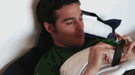 這個(gè)超大環(huán)形燈不僅能讓自拍美美噠還能當(dāng)鬧鈴