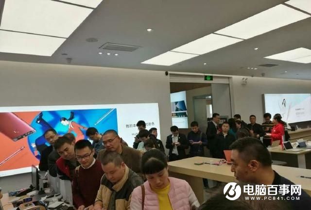 華為Mate9線下首銷 這場面堪比當年蘋果6系列