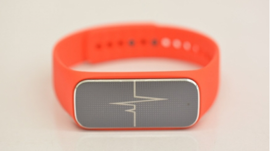 專為士兵設計的手環 對戰的時候戴著比較容易活