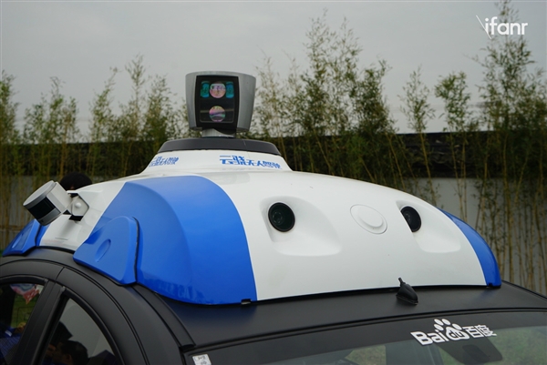 百度無(wú)人車(chē)亮相烏鎮(zhèn) 內(nèi)景首曝光：顯示屏搶眼