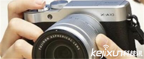 富士X-A10的真機照曝光:小巧可愛 不可觸屏