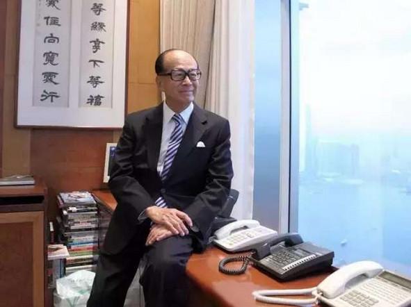 馬云拜訪李嘉誠 李嘉誠說了八個字讓馬云很受用