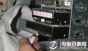 電腦開機時總是提示按F2的解決方法