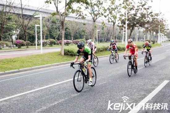 小米眾籌公路自行車開賣 米家商城售價19999元