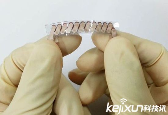 美國研發可穿戴發電器 用人體與環境溫差發電