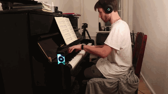 要當(dāng)超級(jí)英雄了!這耳機(jī)能電擊大腦激發(fā)潛能