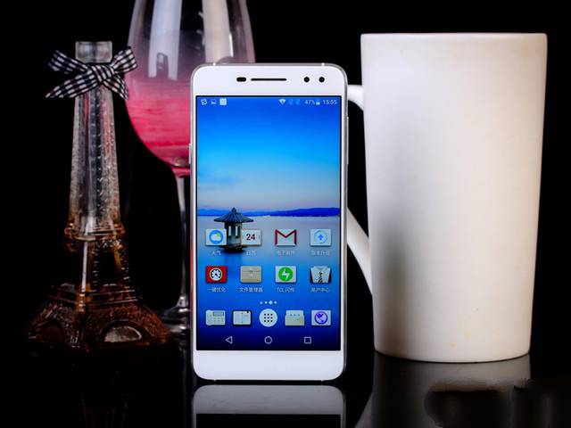 極具性價比 褲腰帶緊不妨看看這些手機 