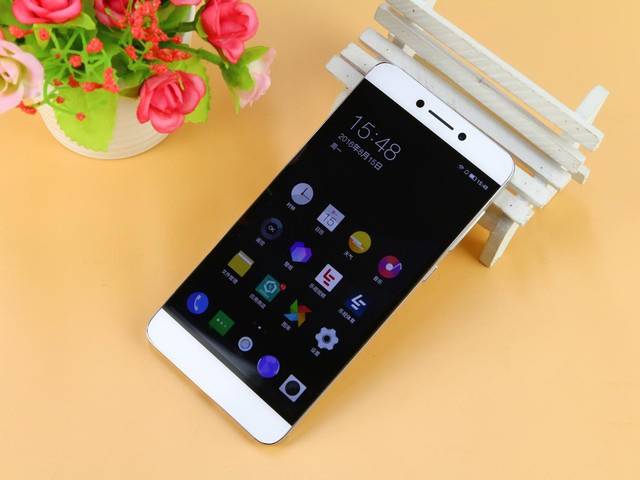 性價比與好體驗齊飛 超值手機"芯"推薦 