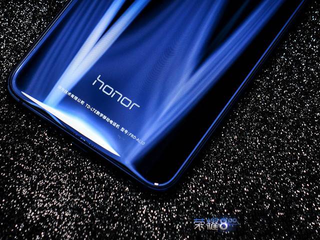 別只認識玫瑰金 2016年最炫藍色手機推薦 