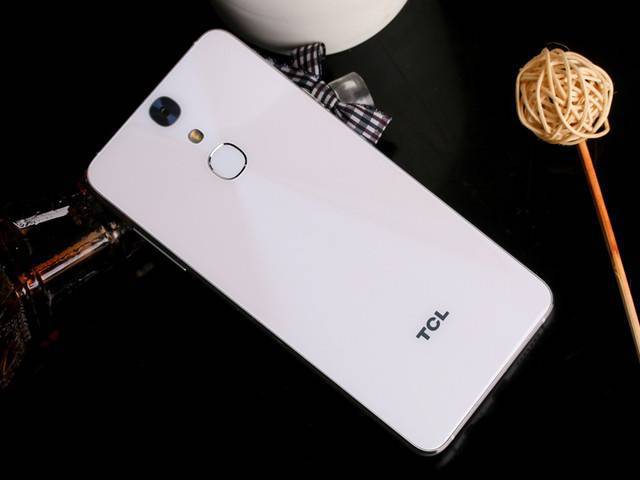 極具性價比 褲腰帶緊不妨看看這些手機 