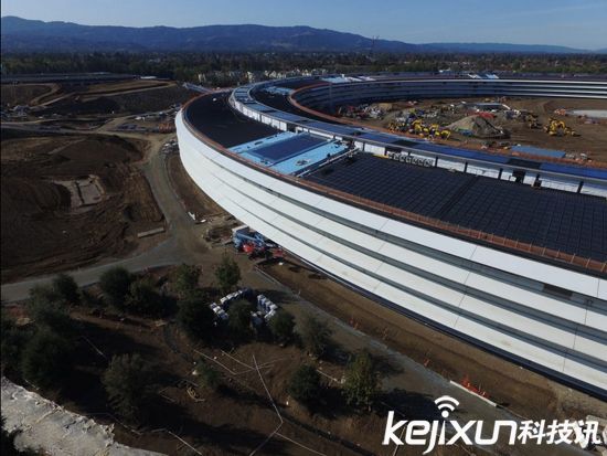 喬布斯生前設(shè)計蘋果總部大樓 形似飛船太陽能供電