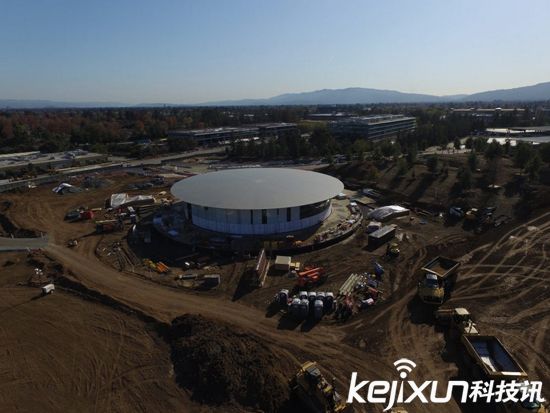 喬布斯生前設(shè)計蘋果總部大樓 形似飛船太陽能供電