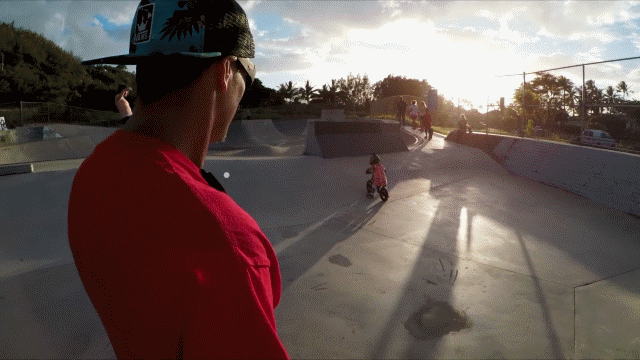 這個小玩意就是GoPro聲控遙控器 還支持5米防水