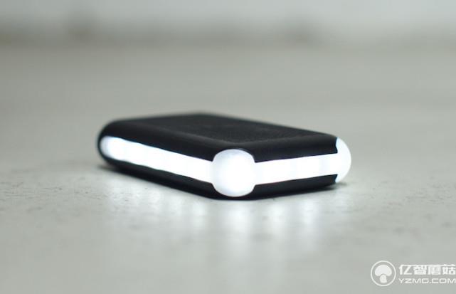 用移動(dòng)電源供電的加熱毯 出門野營(yíng)有“人”暖床了