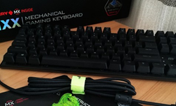 鐳拓MXX游戲機械鍵盤評測：蘿莉身材鋼鐵甲 好想和它啪啪啪