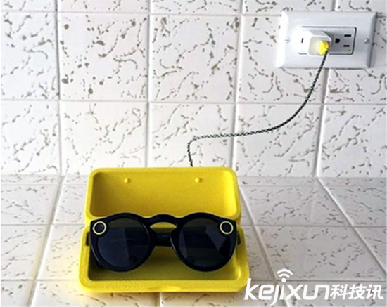 Spectacles可拍照眼鏡 瞬間席卷美國(guó)網(wǎng)絡(luò)