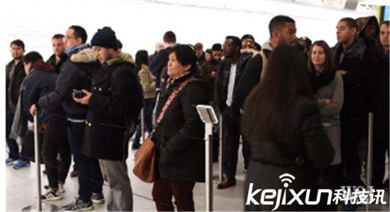 Spectacles可拍照眼鏡 瞬間席卷美國(guó)網(wǎng)絡(luò)